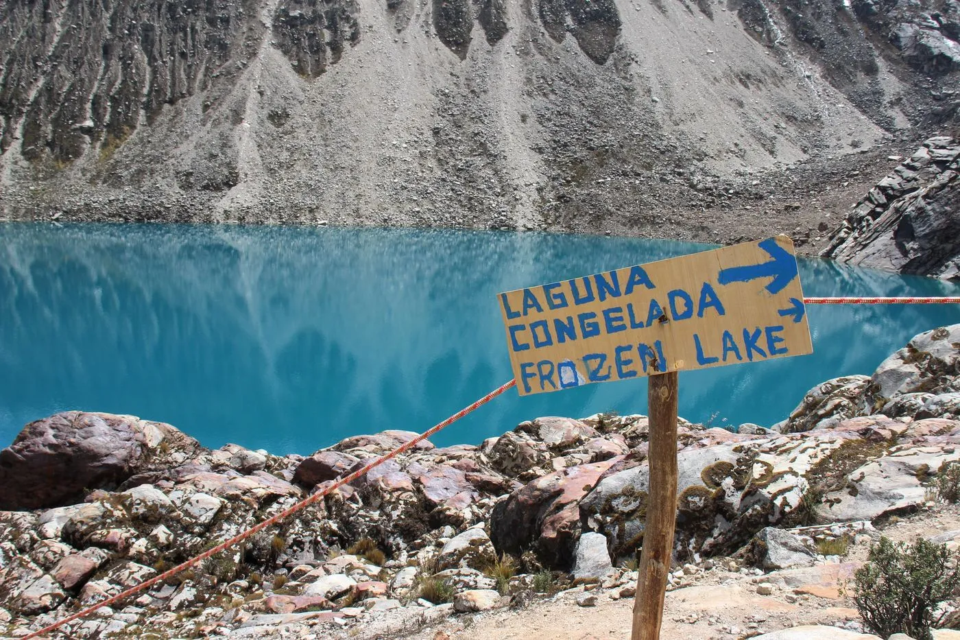 Laguna congelada Rocotuyoc