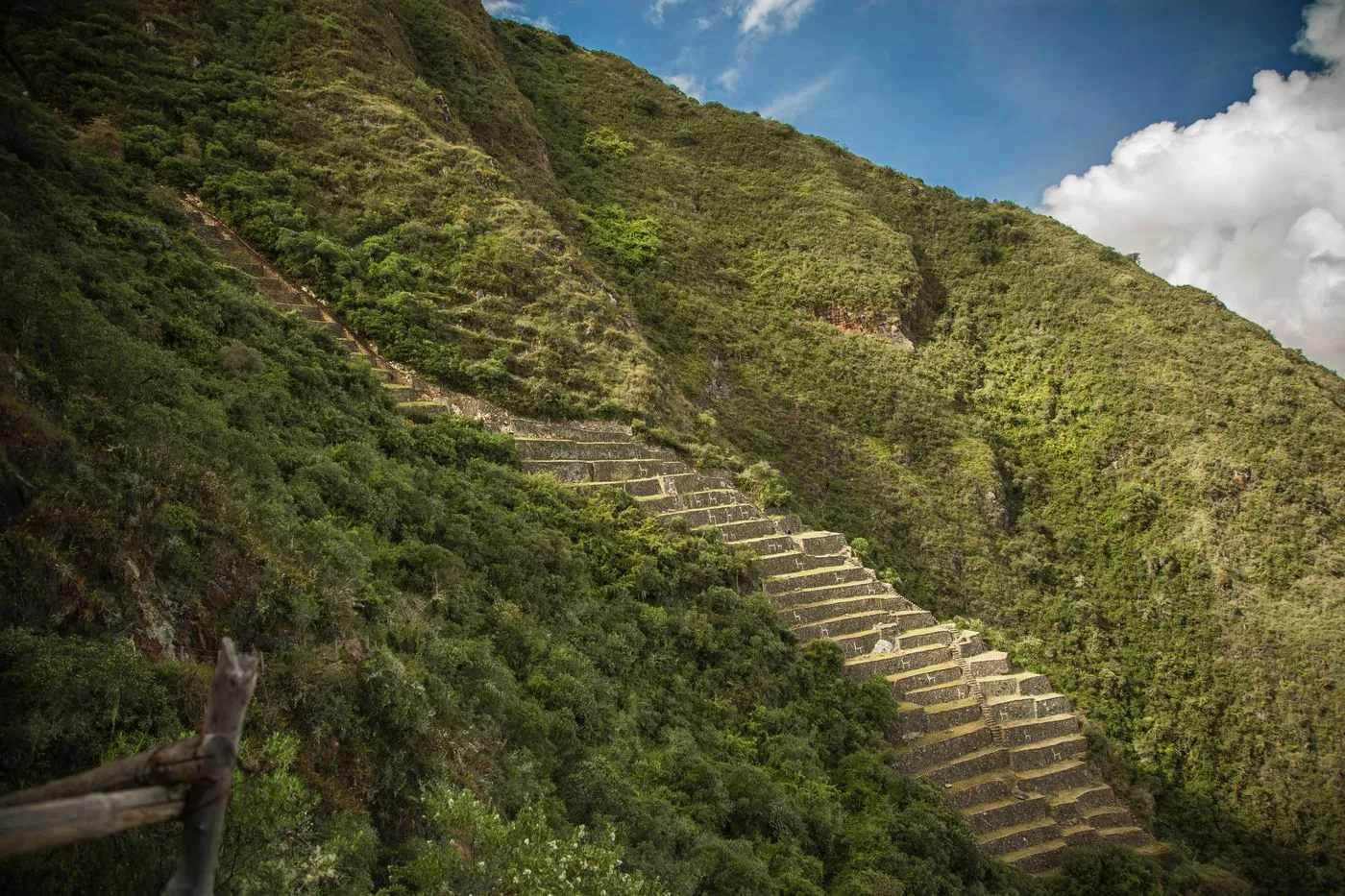 gRADaS De piEdrAs eN CHoQuEQUiRaO