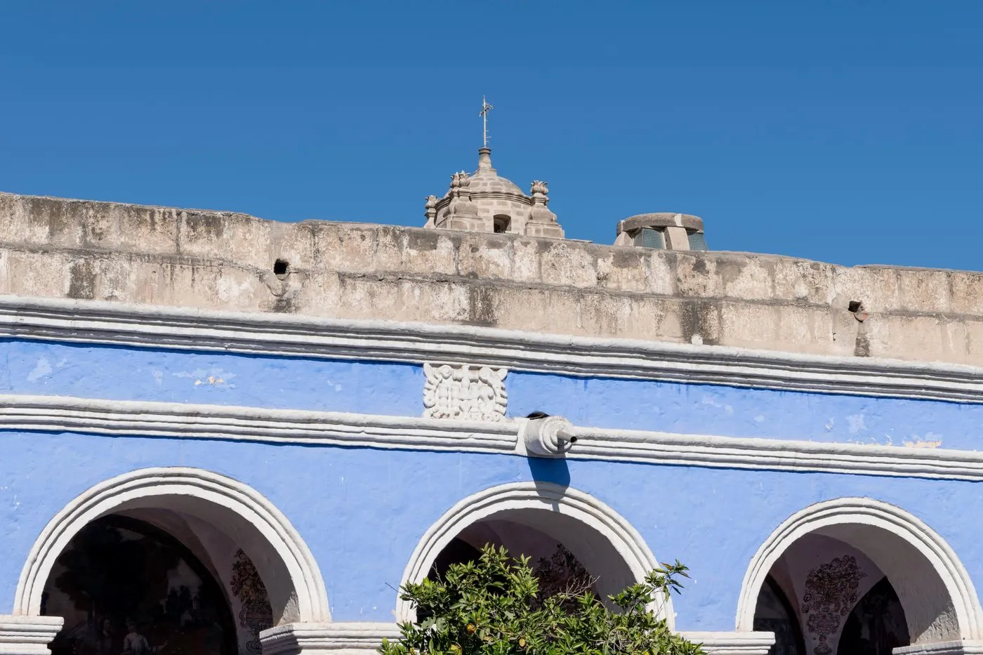 ArEqUiPa DeSlUmBrA CoN vOlCaNeS