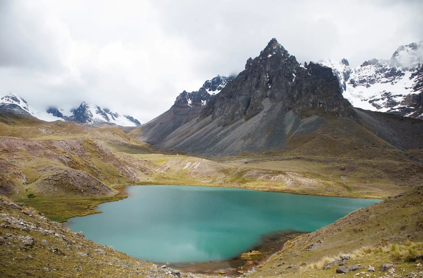 SiEtE LaGuNaS AuSaNgAtE